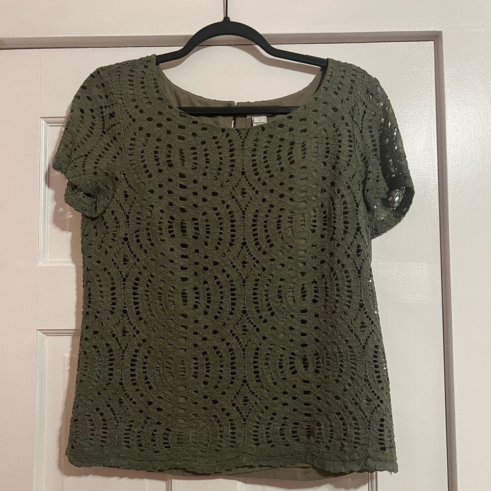 #140 J CREW • OLIVE GREEN • LACE BLOUSE